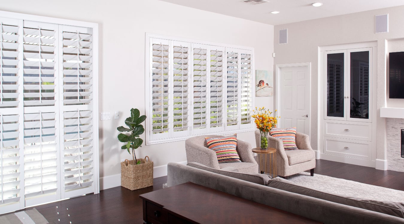 Plantation shades in a family room